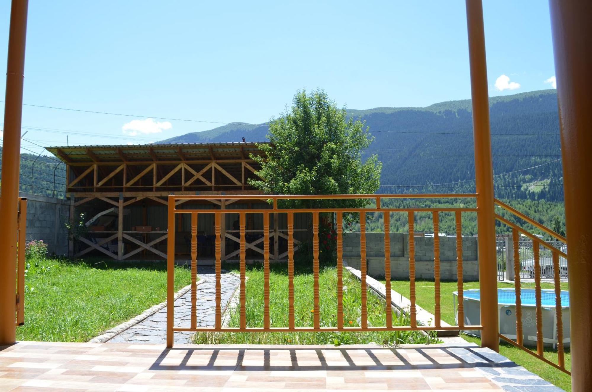 Guesthouse Qarim Mestia Exterior foto