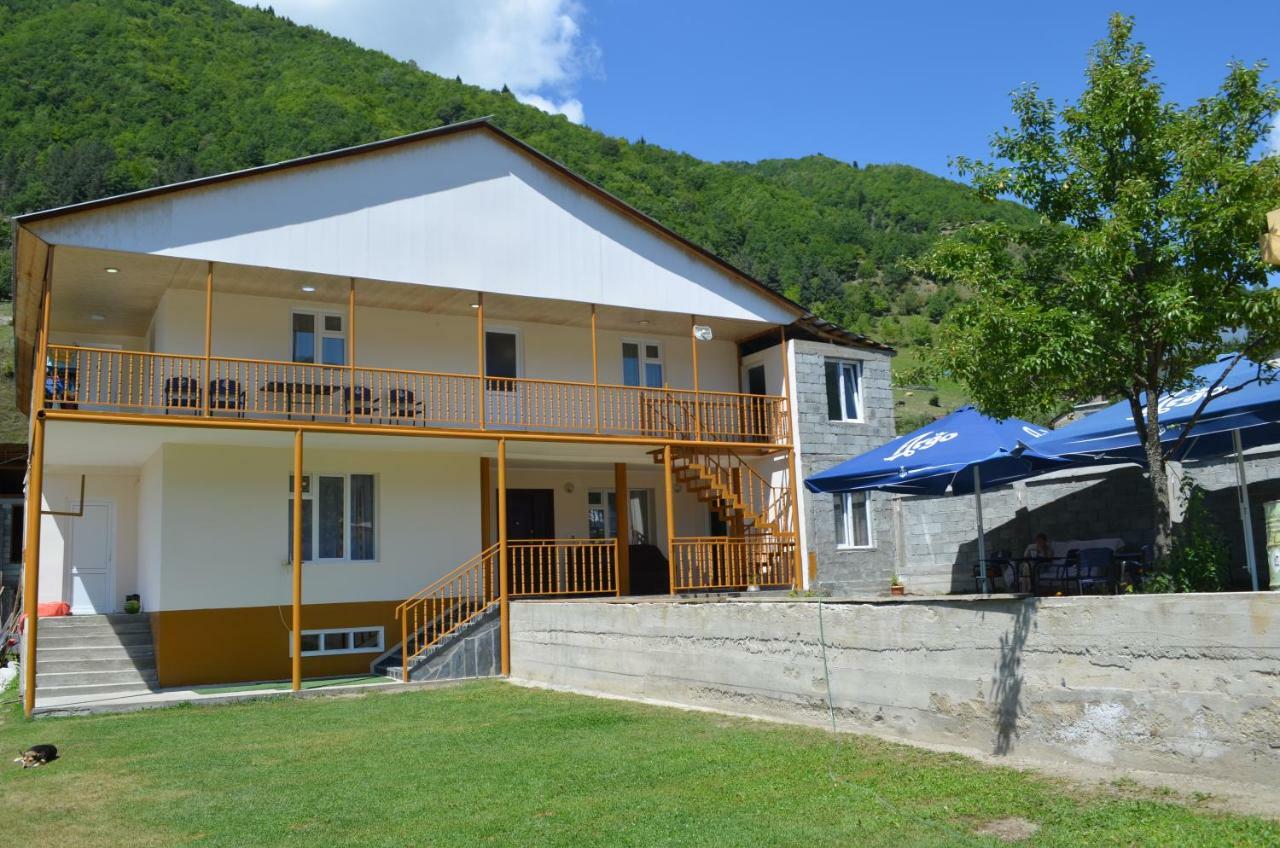 Guesthouse Qarim Mestia Exterior foto
