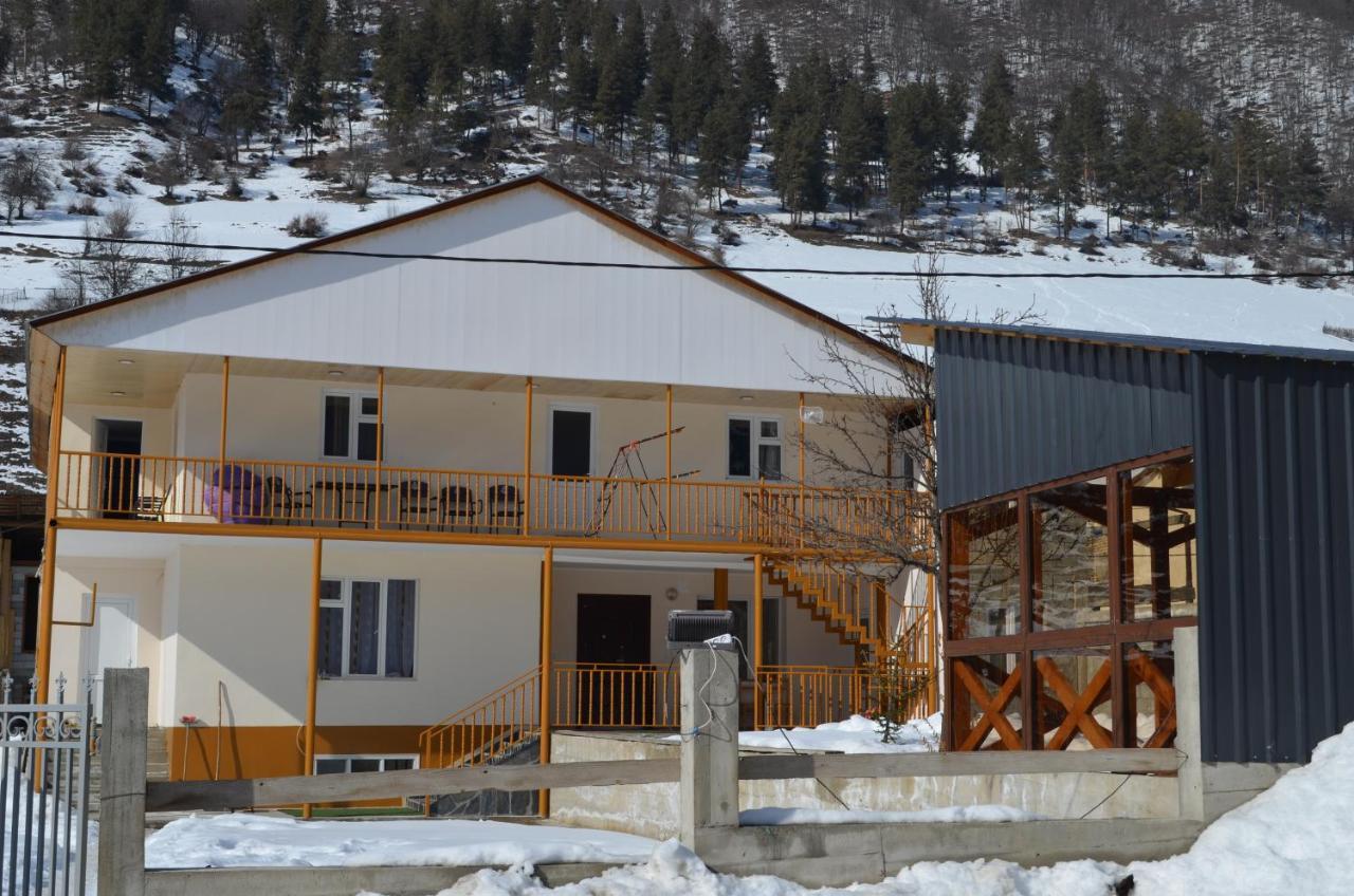Guesthouse Qarim Mestia Exterior foto